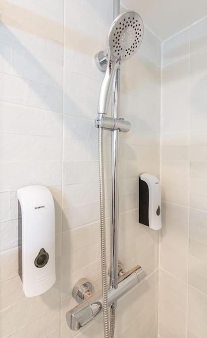 Amplio Apto A 300M De Retiro Madrid Ngoại thất bức ảnh